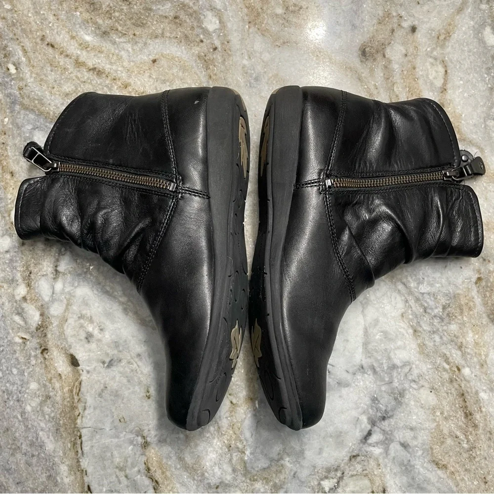 Josef Seibel Naly 24 Ankle Black Leather Bootie